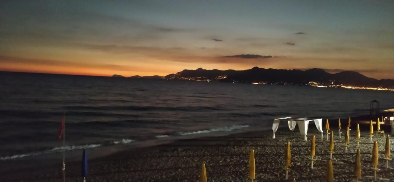 Casa Vacanze Dei Navigatori On The Sea 폰테카냐노 외부 사진