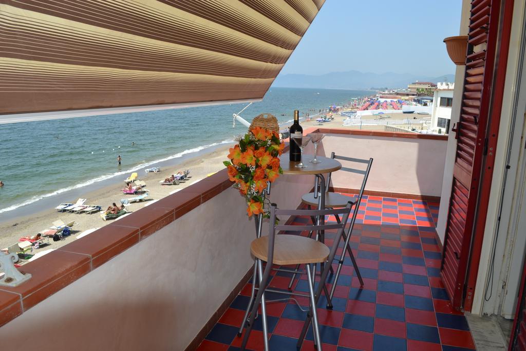 Casa Vacanze Dei Navigatori On The Sea 폰테카냐노 외부 사진
