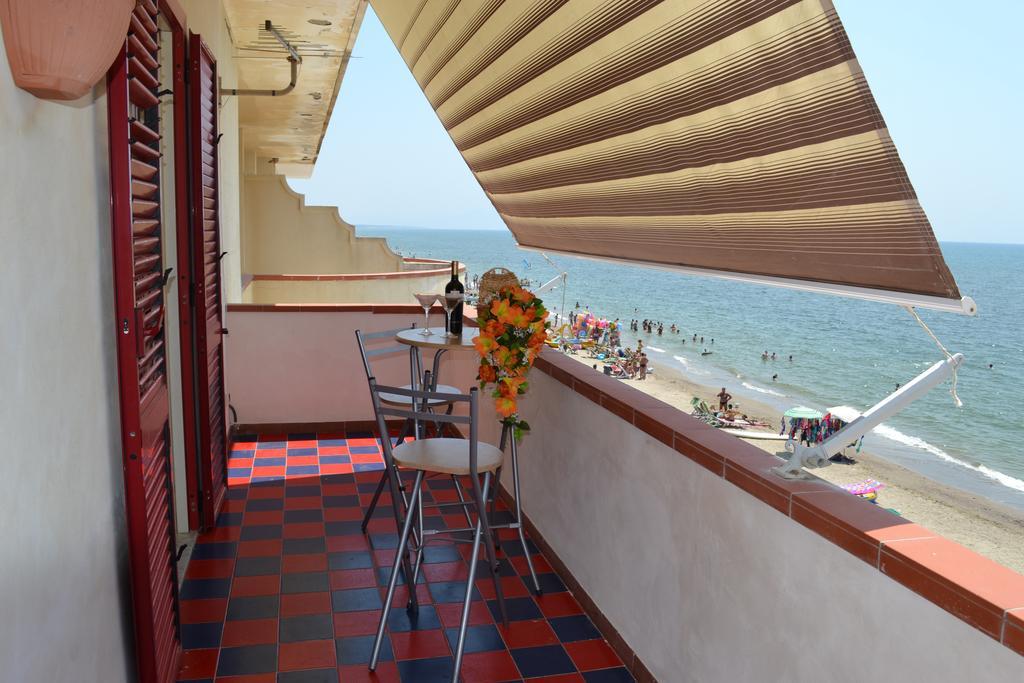 Casa Vacanze Dei Navigatori On The Sea 폰테카냐노 외부 사진